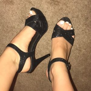 Sparkly black heels 🚨🚨BOGO🚨🚨